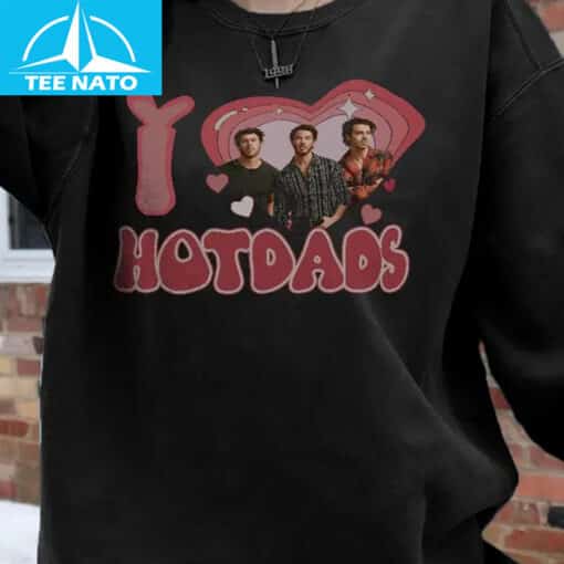I Love Hot Dads Jonas Concert Shirt - Image 4