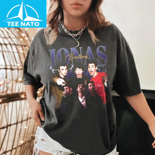 Retro Brothers Jonas Living The Dream Tour 2025 Shirt - Image 2