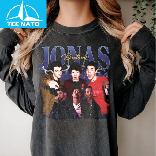 Retro Brothers Jonas Living The Dream Tour 2025 Shirt - Image 3